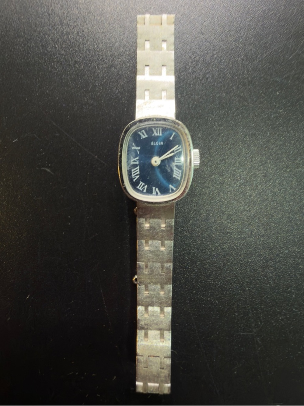VINTAGE ELGIN LADIES WIND UP WATCH SILVER WITH BLUE FACE DAINTY MINIMALIST